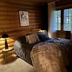 Vakantiehuis Cozy Log Close To Services, 6 People