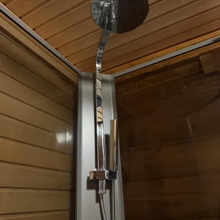 Vakantiehuis Cozy Log Close To Services, 6 People *