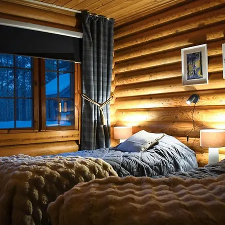 Vakantiehuis Cozy Log Close To Services, 6 People