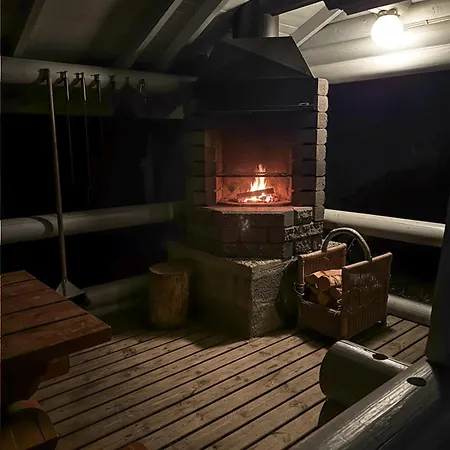 Vakantiehuis Cozy Log Close To Services, 6 People *